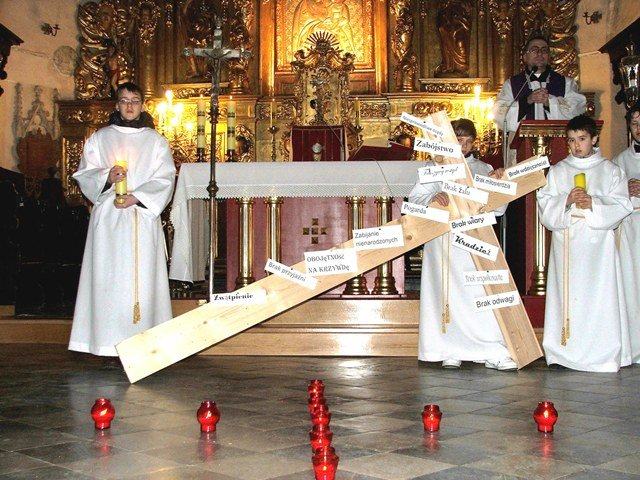 Mlodzieżowa Droga Krzyżowa – zdjęcie 4