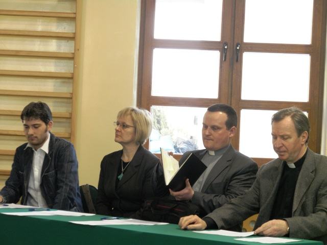 Rejonowy Konkurs Recytatorski Poezji ks. J. Twardowskiego – zdjęcie 2