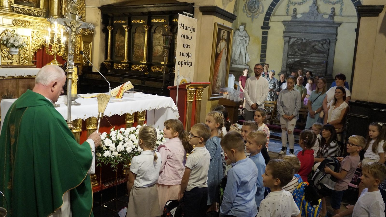 Poświęcenie tornistrów i przyborów szkolnych
